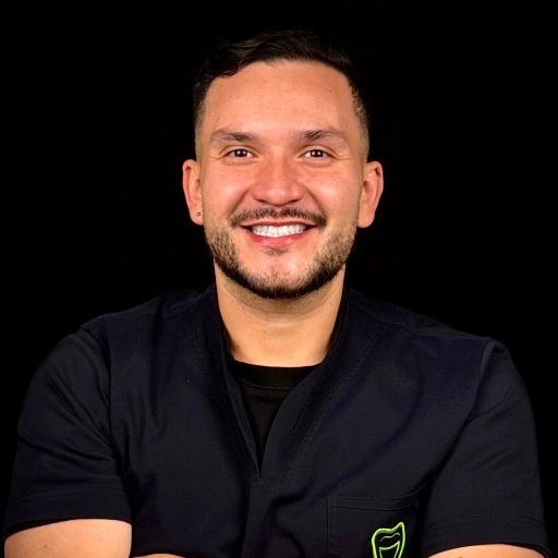 Dr. Carlos Guzman